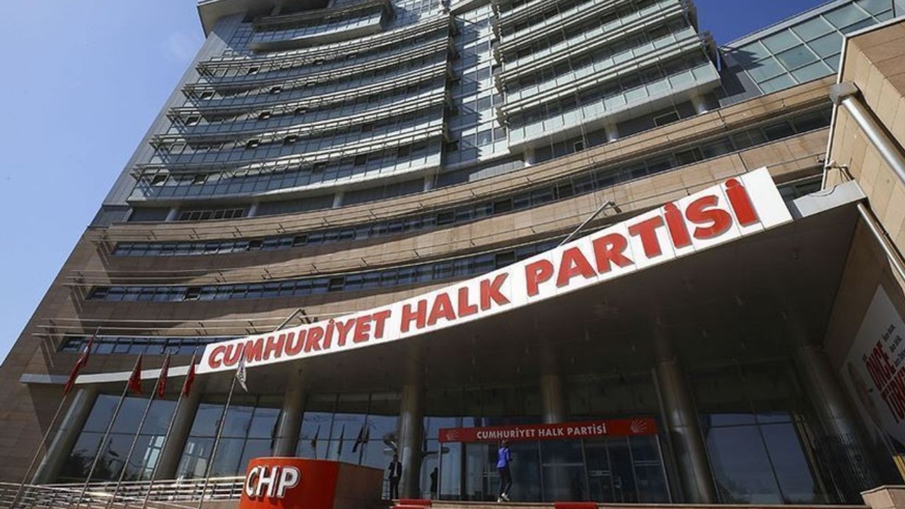 CHP’de oda krizi: Polis zoruyla boşaltıldı