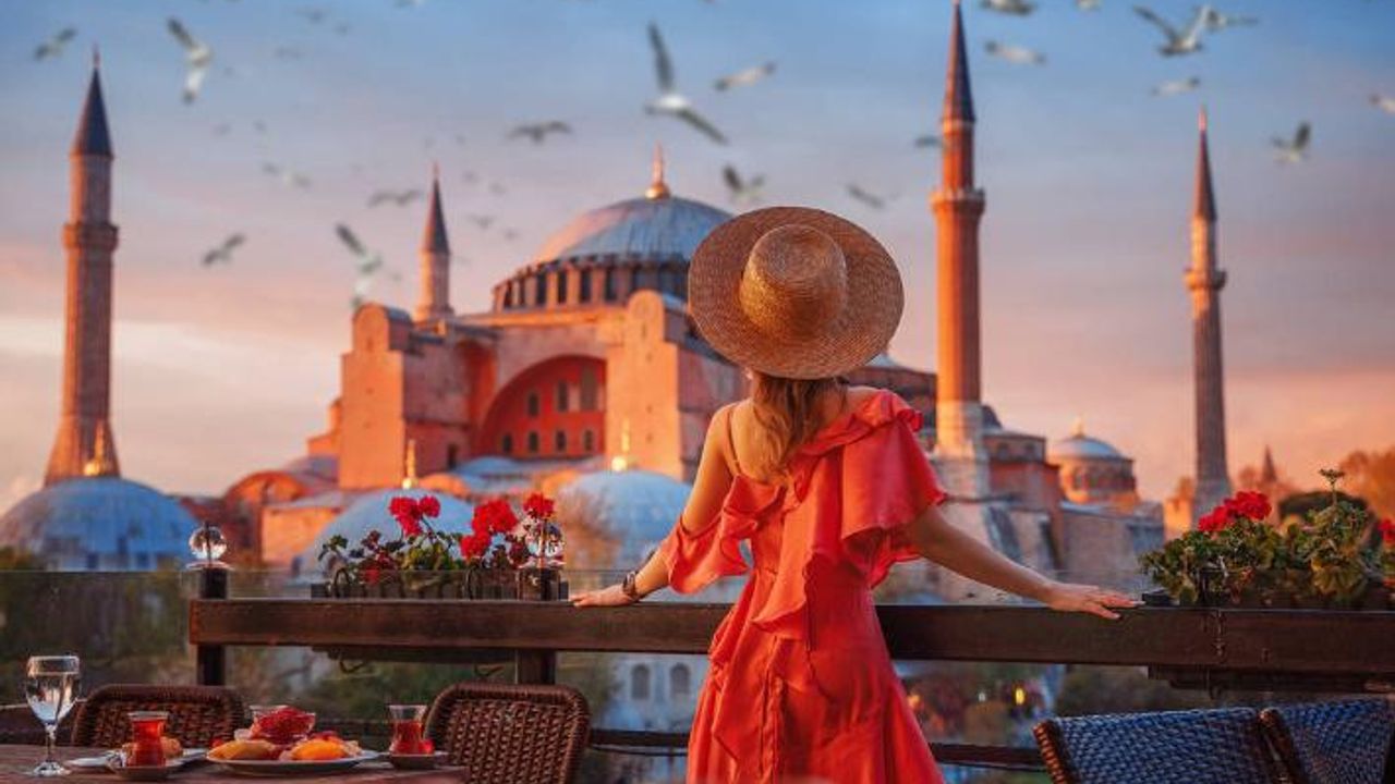 Dünyada en çok turist çeken 10 şehirden ikisi Türkiye'den!