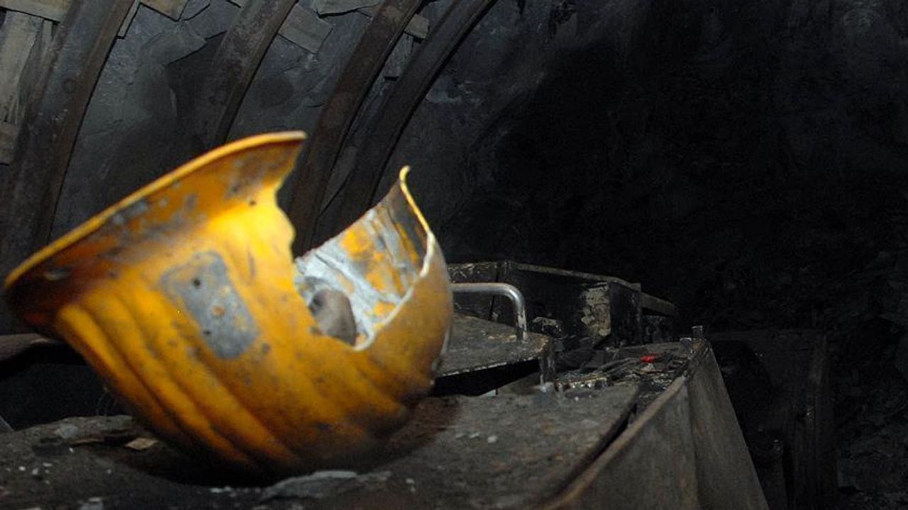 Maden ocağında göçük: İşçiler toprak altında kaldı