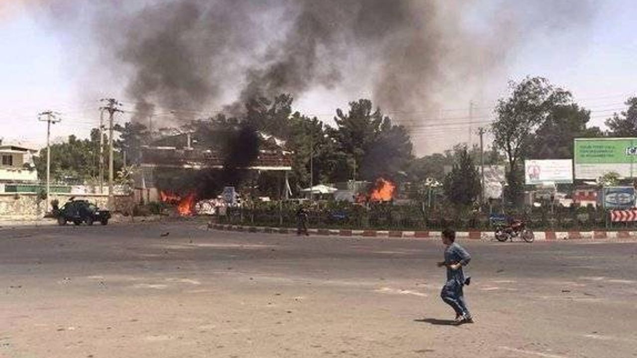 Milletvekili adayının ofisine bombalı saldırı: 12 ölü