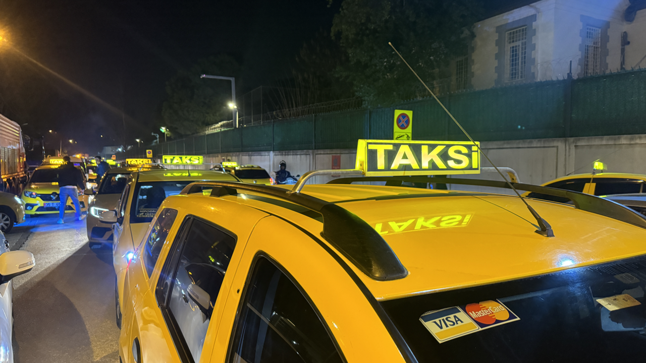 İzmir'de taksici cinayeti: Taksicilerden konvoylu protesto