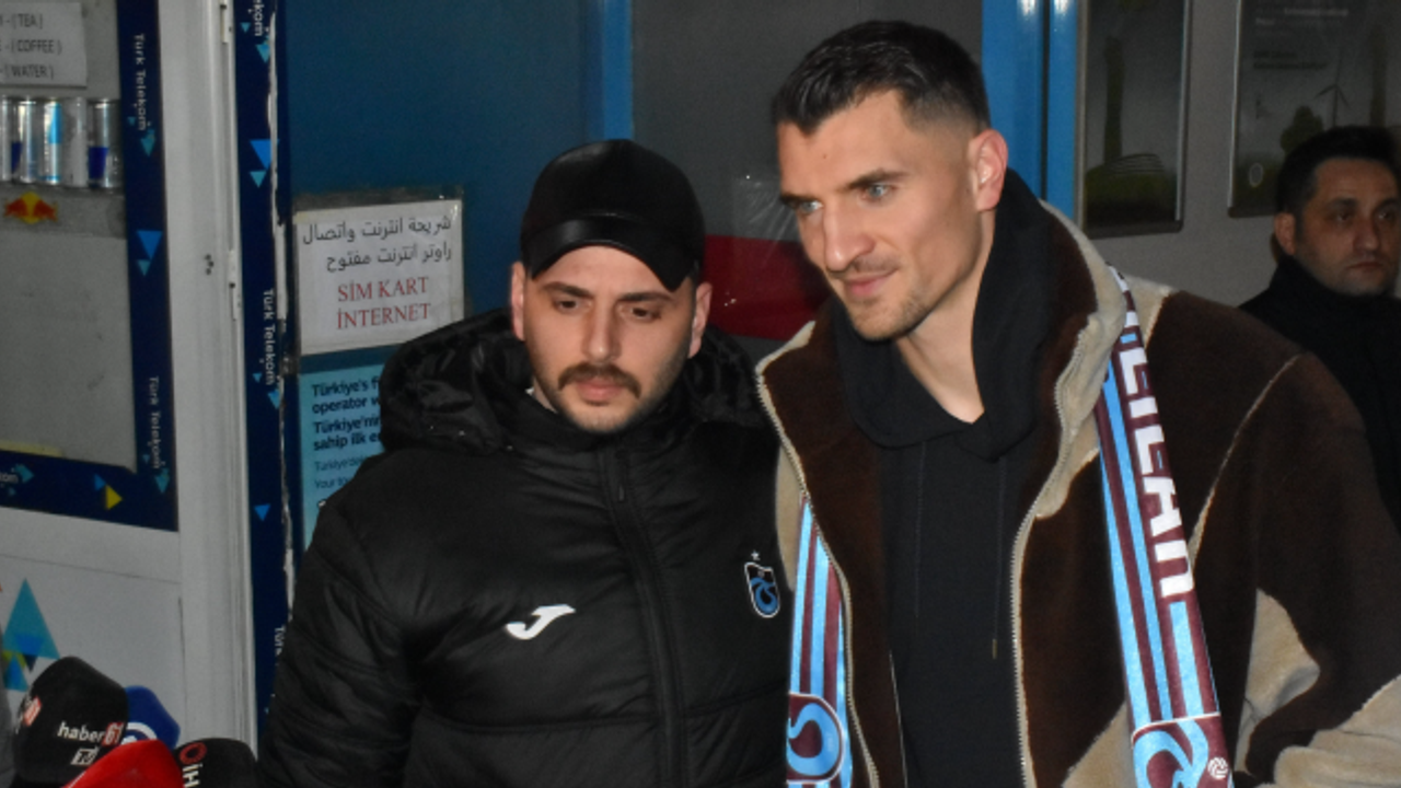 Trabzonspor'a Belçikalı sağ bek: KAP'a bildirdi