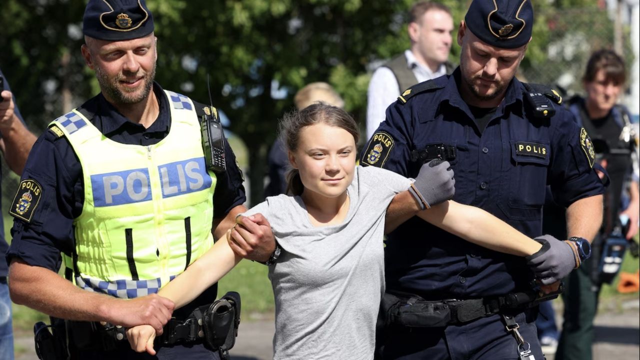 Yaka paça gözaltına alınmıştı: Thunberg beraat etti