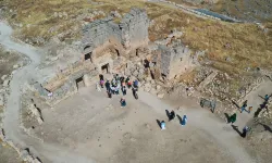 1900 yıllık dev keşif: Tapınağın kapısına ulaşıldı!