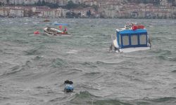 İzmit Körfezi'nde şiddetli fırtına: Çok sayıda tekne battı