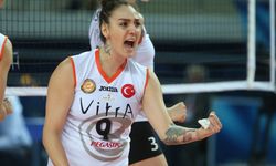 Milli voleybolcu trafik kazası geçirdi