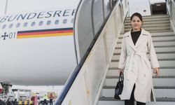 Alman bakanın uçağı iniş izni alamadı: Rota değiştirdi