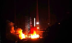 Çin uzaya internet uydusu fırlattı