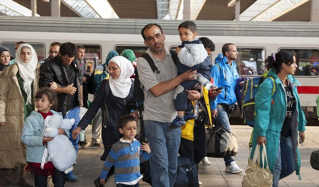 Almanya'da sığınmacı krizi: 'Zorunlu olarak çalıştırılsın'