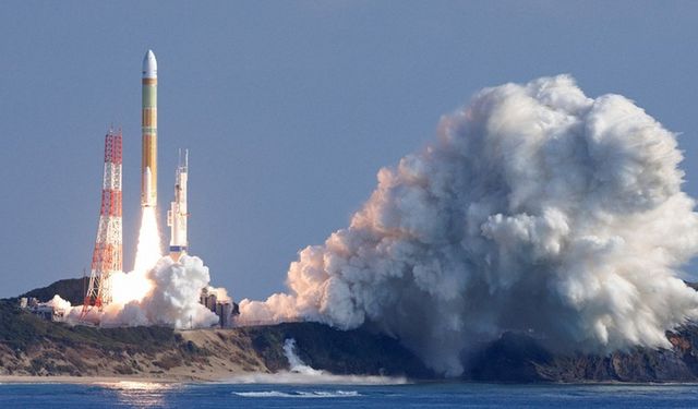 Japonya'dan uzay çıkarması: Gözlem uyduları fırlattı