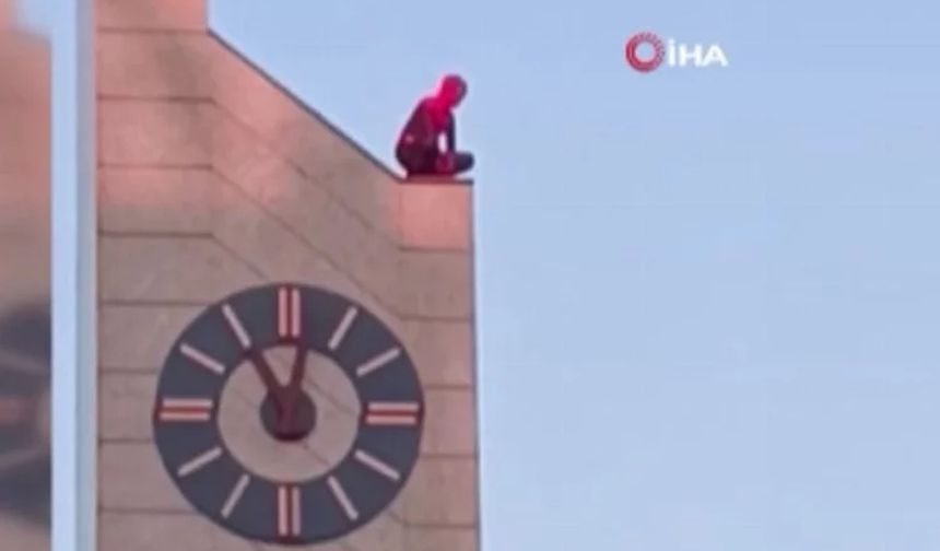 Türk 'Spiderman' saat kulesine tırmandı