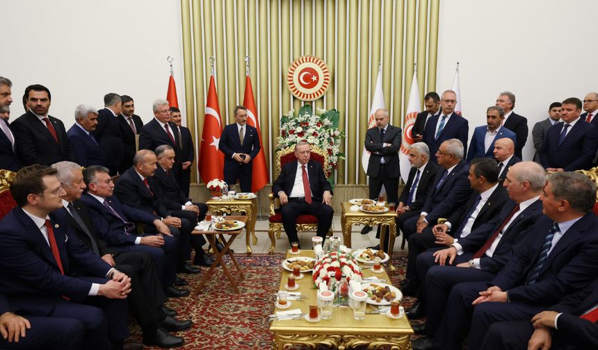 Erdoğan, genel başkanlarla çay içti: Erbakan davet edilmedi
