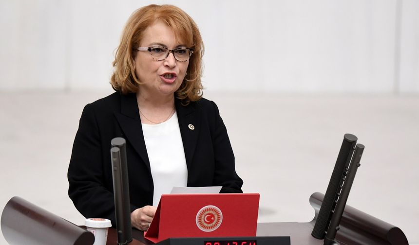 İYİ Parti'den istifa eden Yanıkömeroğlu, CHP’ye katıldı
